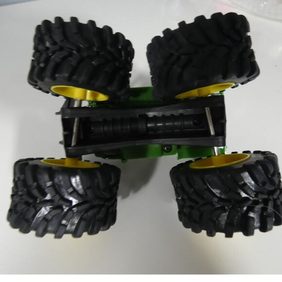 John Deer Gator Toy Monster Wheels Diecast Tilt Back Licensed Product - Picture 5 of 5